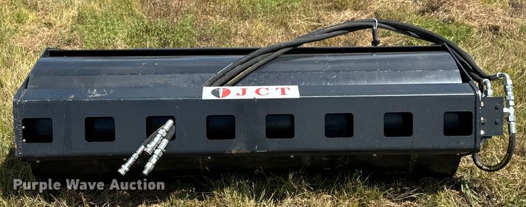 image for item DX0887 JCT skid steer roller
