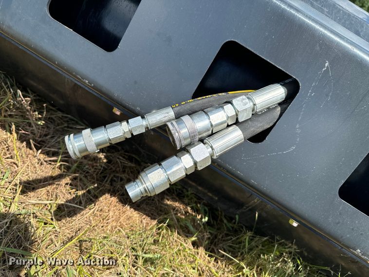 image for item DX0887 JCT skid steer roller