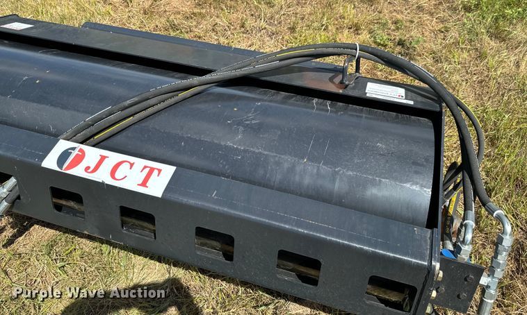 image for item DX0887 JCT skid steer roller