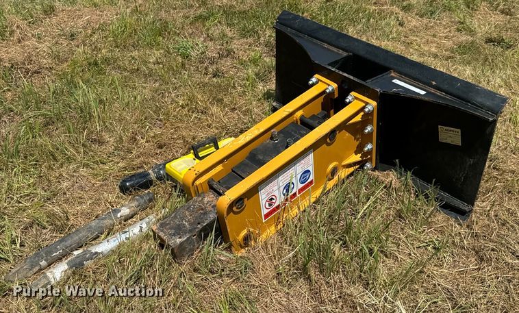 image for item DX0889 2023 Agrotk SSHH680 skid steer breaker