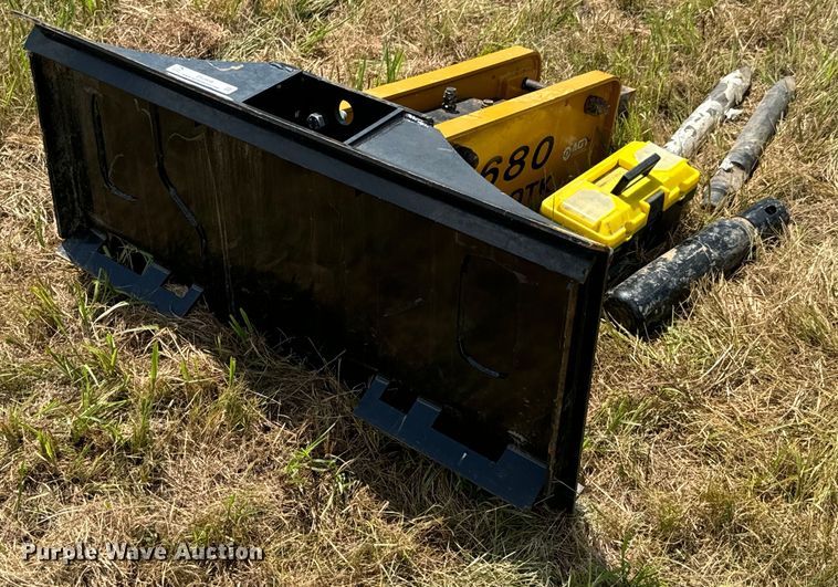 image for item DX0889 2023 Agrotk SSHH680 skid steer breaker