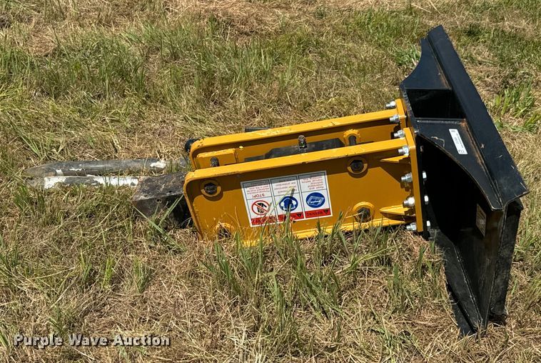 image for item DX0889 2023 Agrotk SSHH680 skid steer breaker