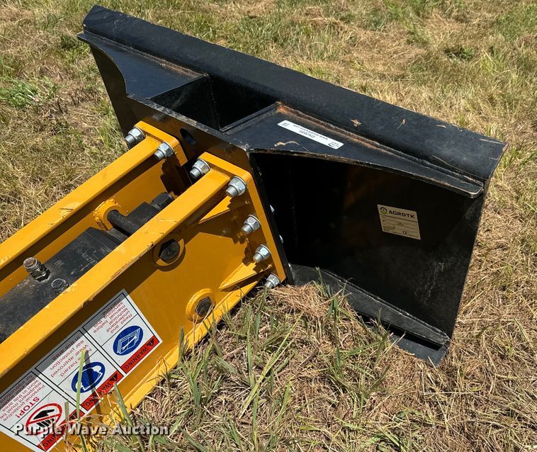 image for item DX0889 2023 Agrotk SSHH680 skid steer breaker