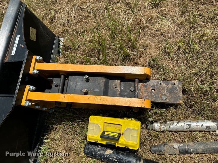 image for item DX0889 2023 Agrotk SSHH680 skid steer breaker