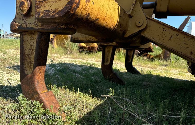 image for item DX3455 1975 Caterpillar  D6C dozer