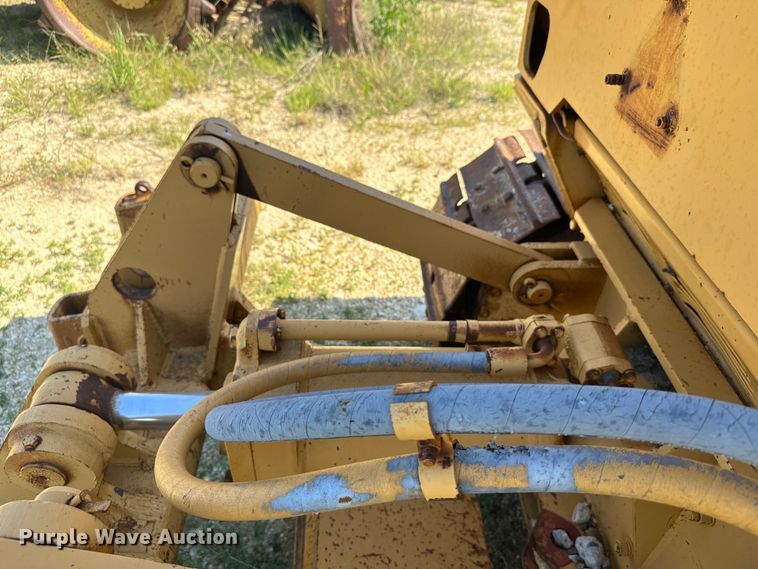 image for item DX3455 1975 Caterpillar  D6C dozer