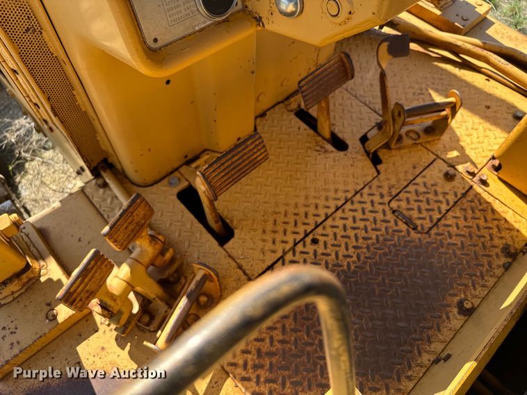 image for item DX3455 1975 Caterpillar  D6C dozer