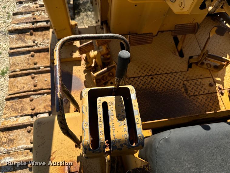 image for item DX3455 1975 Caterpillar  D6C dozer