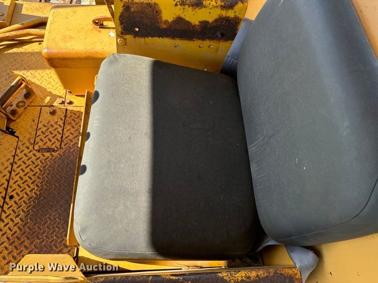 image for item DX3455 1975 Caterpillar  D6C dozer