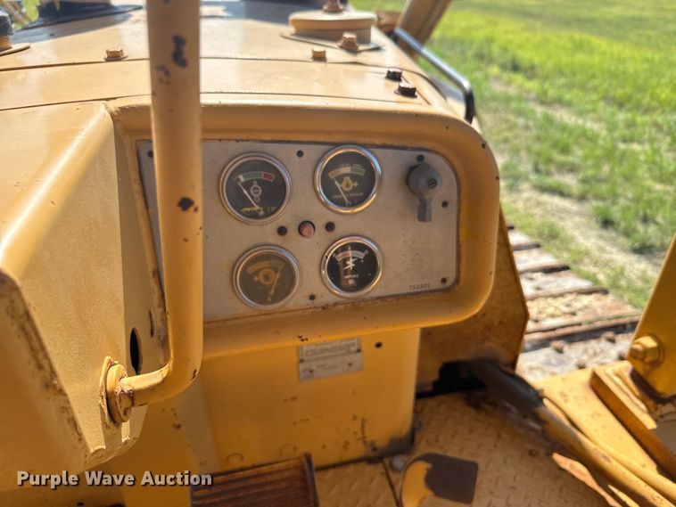 image for item DX3455 1975 Caterpillar  D6C dozer