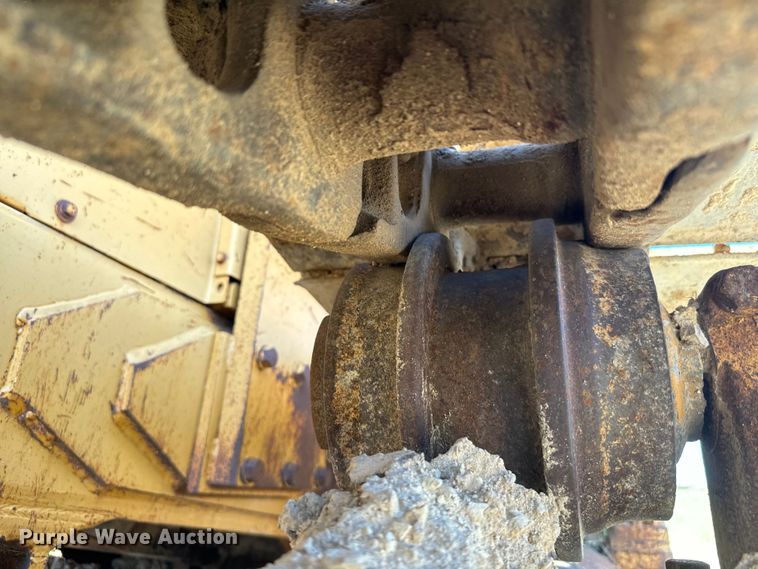 image for item DX3455 1975 Caterpillar  D6C dozer