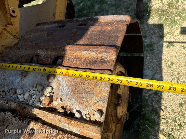 image for item DX3455 1975 Caterpillar  D6C dozer