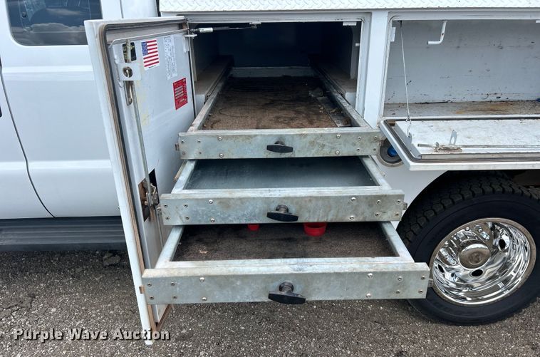 image for item EG0745 2015 Ford F450 Super Duty  SuperCab utility / service truck