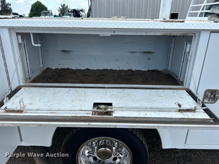 image for item EG0745 2015 Ford F450 Super Duty  SuperCab utility / service truck