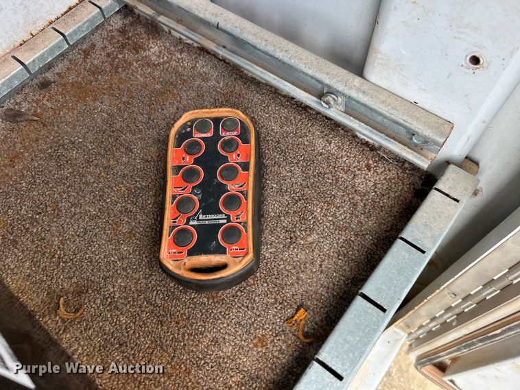 image for item EG0745 2015 Ford F450 Super Duty  SuperCab utility / service truck