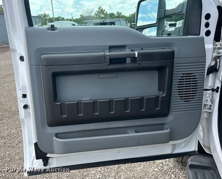 image for item EG0745 2015 Ford F450 Super Duty  SuperCab utility / service truck