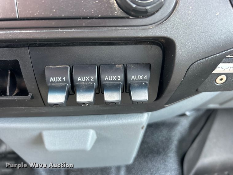 image for item EG0745 2015 Ford F450 Super Duty  SuperCab utility / service truck