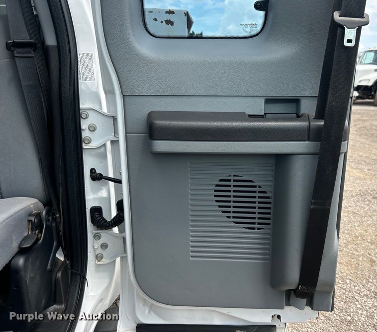 image for item EG0745 2015 Ford F450 Super Duty  SuperCab utility / service truck