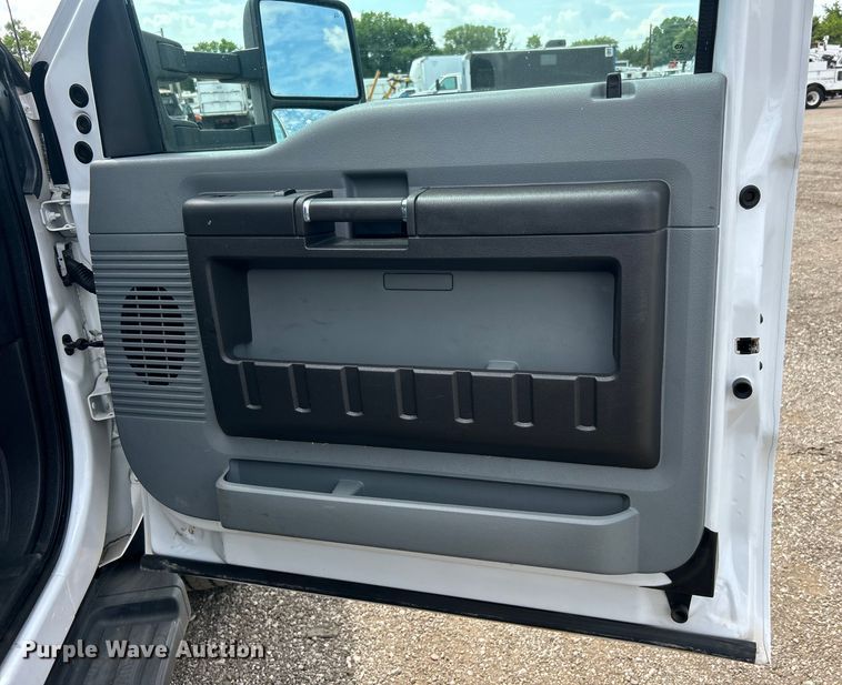 image for item EG0745 2015 Ford F450 Super Duty  SuperCab utility / service truck