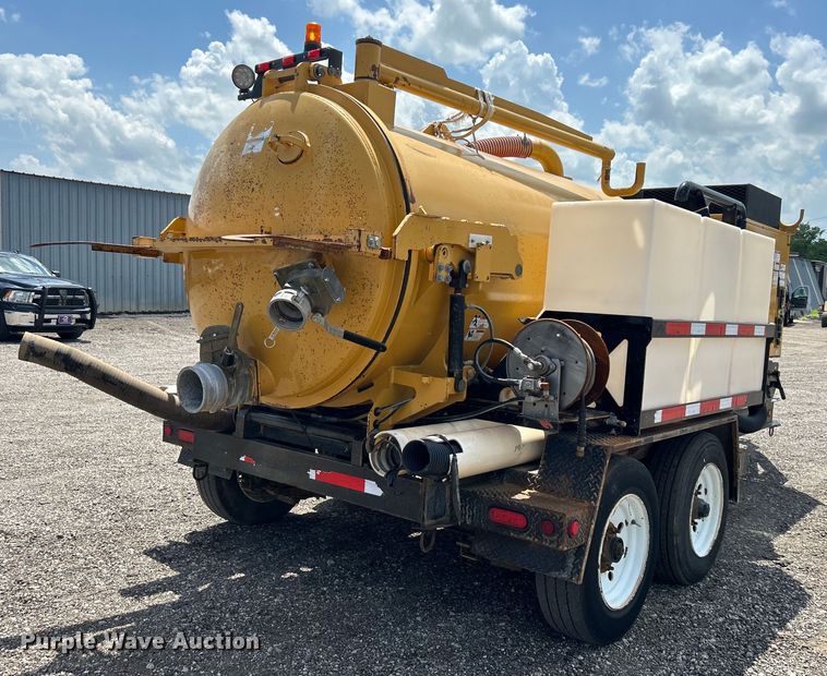 image for item EG0786 2013 Vermeer V800HD vacuum excavator