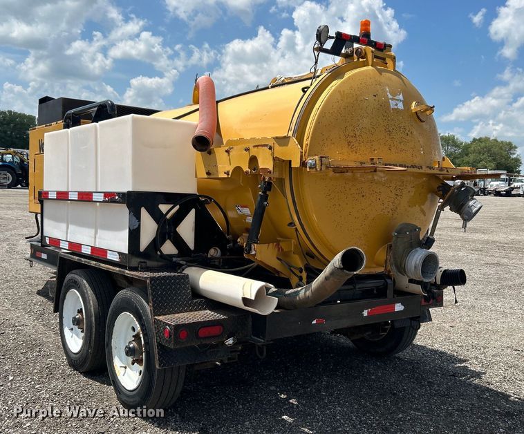 image for item EG0786 2013 Vermeer V800HD vacuum excavator