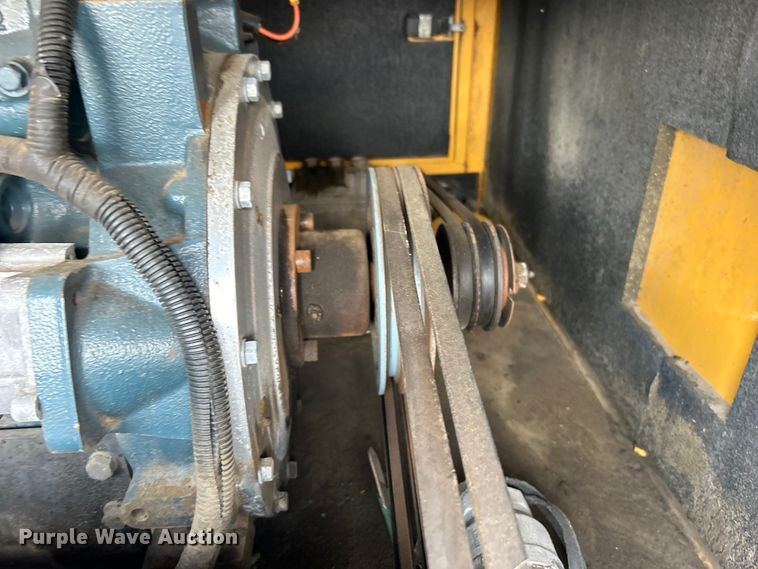 image for item EG0786 2013 Vermeer V800HD vacuum excavator