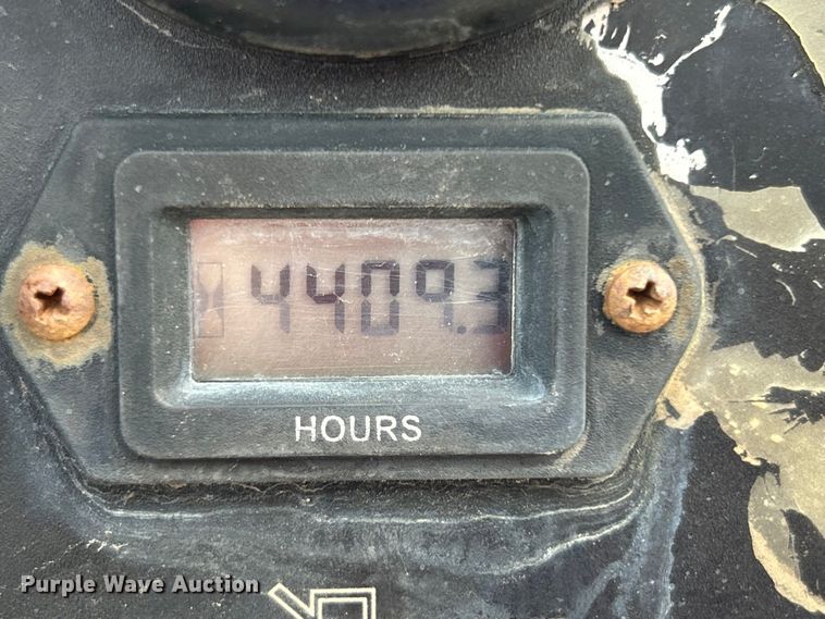 image for item EG0786 2013 Vermeer V800HD vacuum excavator