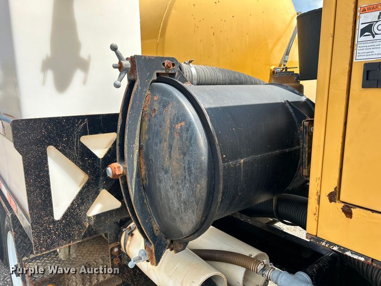 image for item EG0786 2013 Vermeer V800HD vacuum excavator