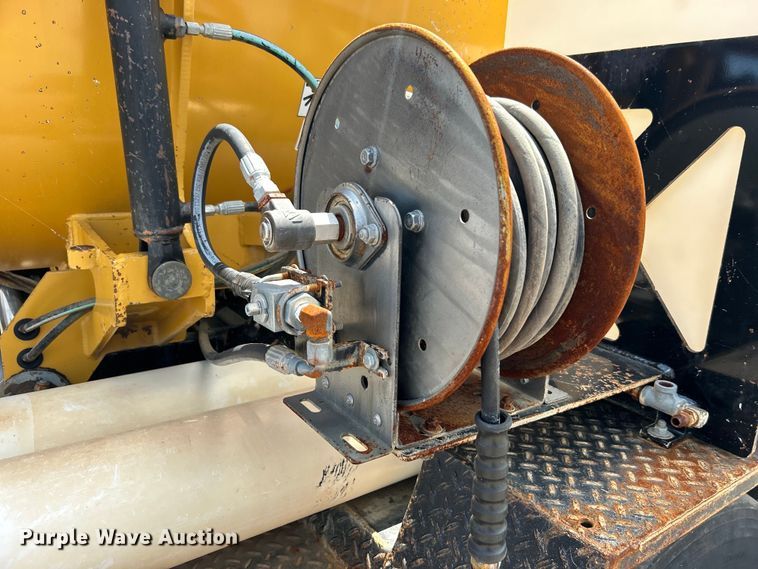 image for item EG0786 2013 Vermeer V800HD vacuum excavator