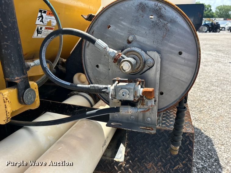 image for item EG0786 2013 Vermeer V800HD vacuum excavator