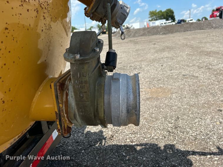 image for item EG0786 2013 Vermeer V800HD vacuum excavator