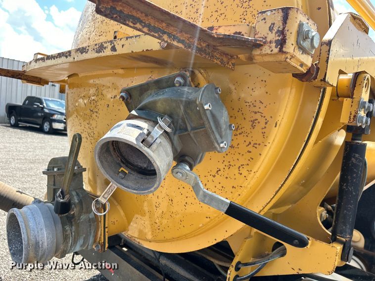 image for item EG0786 2013 Vermeer V800HD vacuum excavator