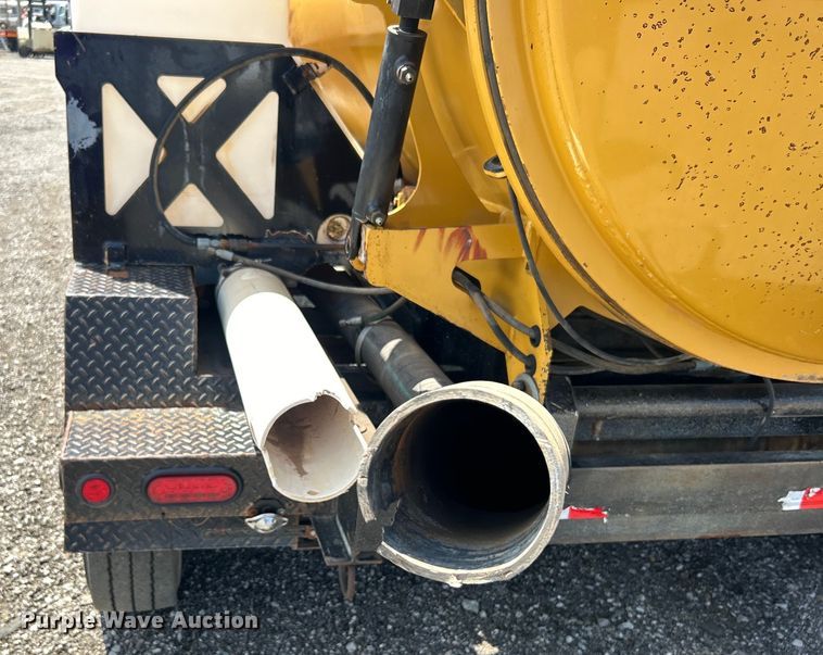 image for item EG0786 2013 Vermeer V800HD vacuum excavator