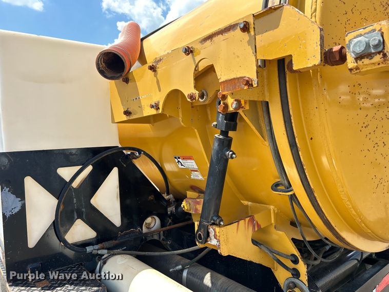 image for item EG0786 2013 Vermeer V800HD vacuum excavator