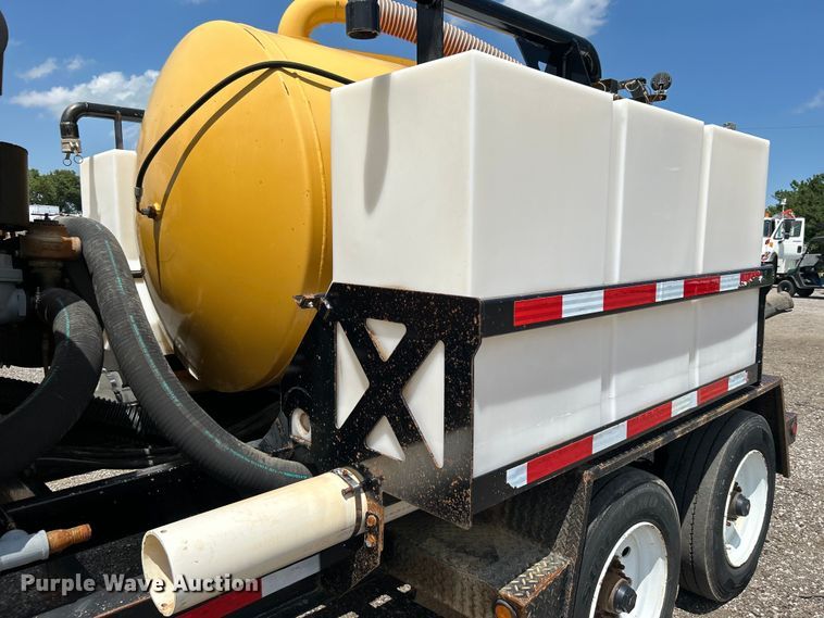 image for item EG0786 2013 Vermeer V800HD vacuum excavator