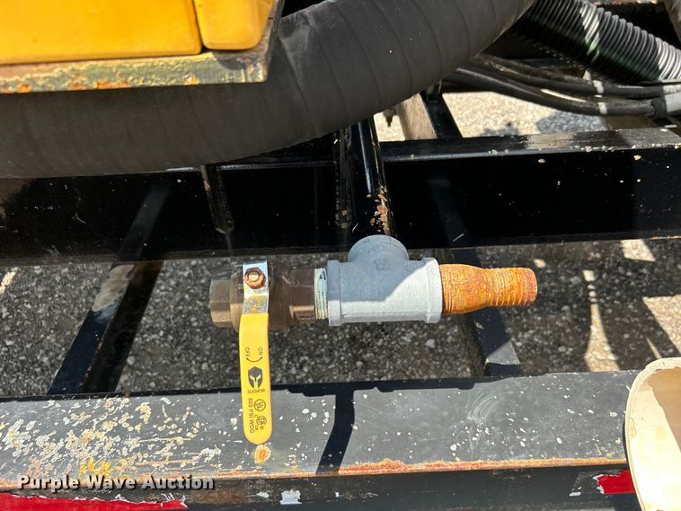 image for item EG0786 2013 Vermeer V800HD vacuum excavator