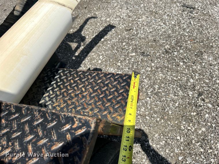 image for item EG0786 2013 Vermeer V800HD vacuum excavator