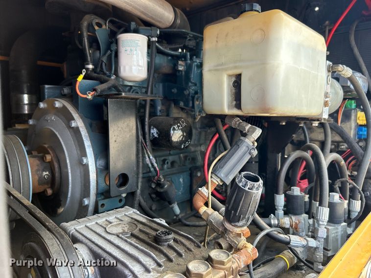 image for item EG0786 2013 Vermeer V800HD vacuum excavator