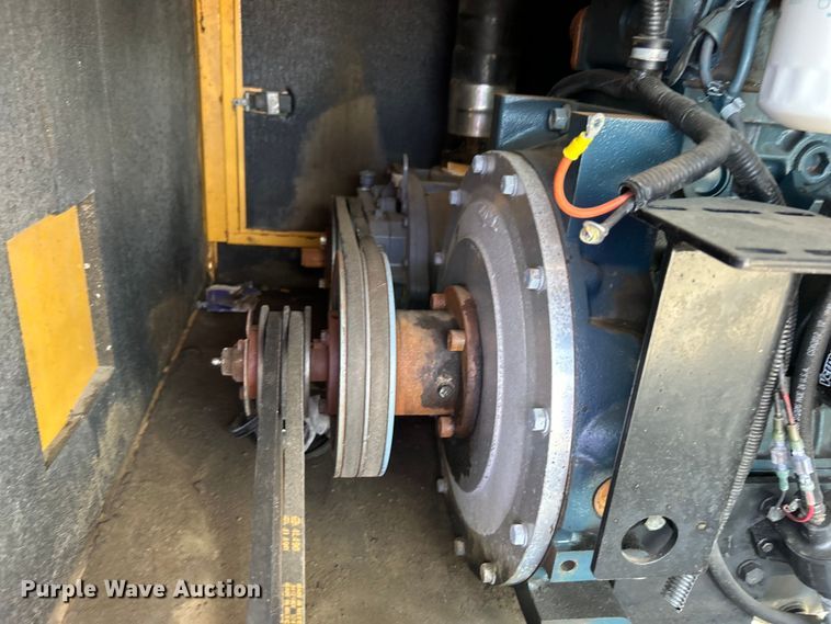 image for item EG0786 2013 Vermeer V800HD vacuum excavator