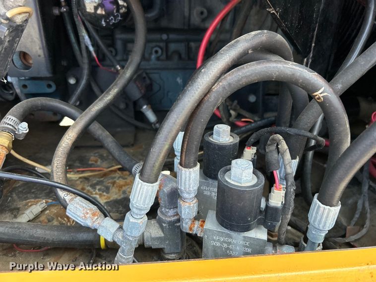 image for item EG0786 2013 Vermeer V800HD vacuum excavator