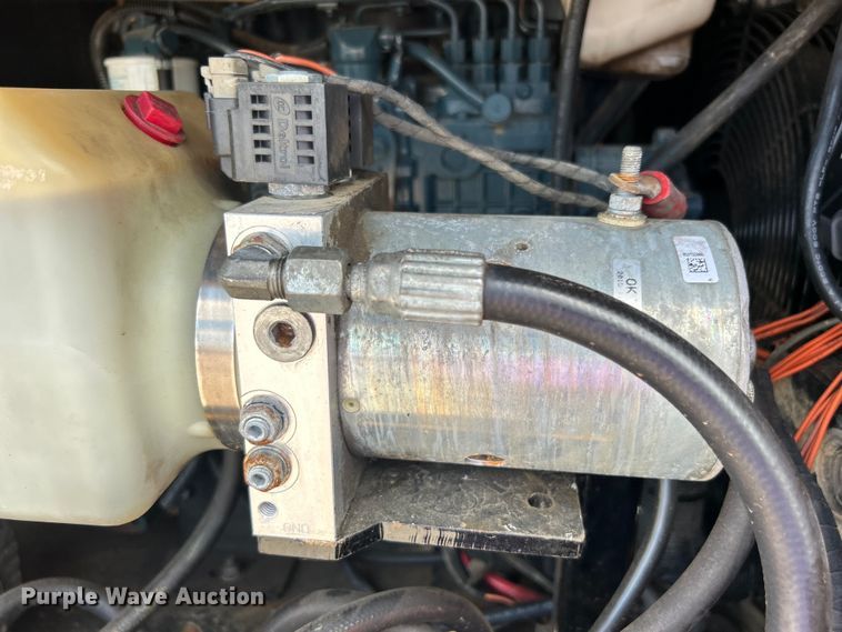 image for item EG0786 2013 Vermeer V800HD vacuum excavator