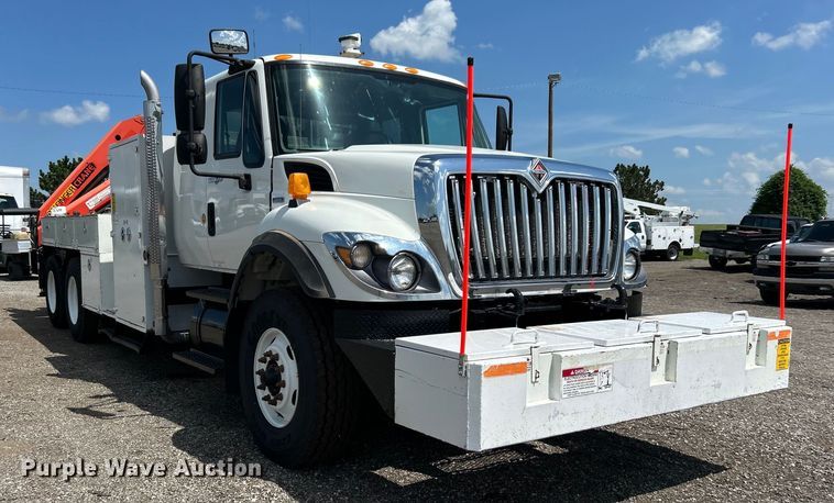 image for item EG0787 2009 International  WorkStar 7400 Crew Cab utility / service truck