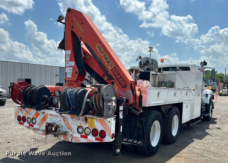 image for item EG0787 2009 International  WorkStar 7400 Crew Cab utility / service truck