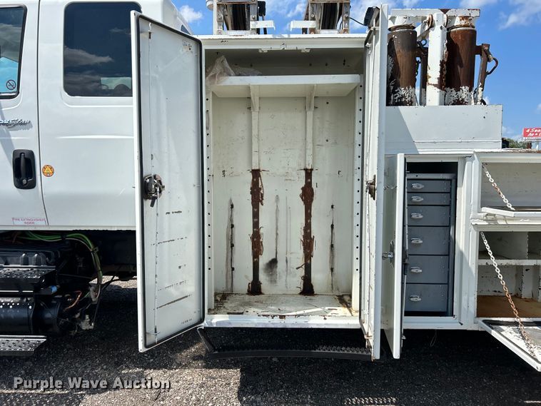 image for item EG0787 2009 International  WorkStar 7400 Crew Cab utility / service truck