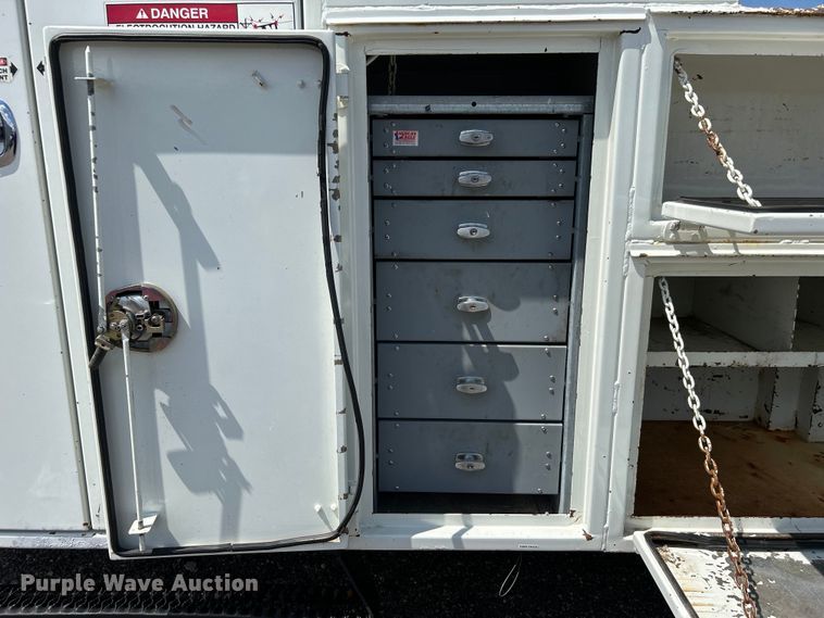 image for item EG0787 2009 International  WorkStar 7400 Crew Cab utility / service truck