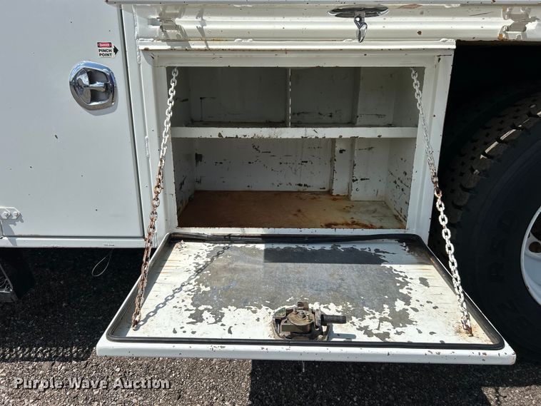 image for item EG0787 2009 International  WorkStar 7400 Crew Cab utility / service truck