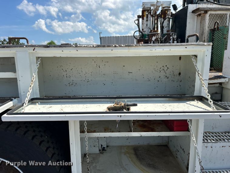 image for item EG0787 2009 International  WorkStar 7400 Crew Cab utility / service truck