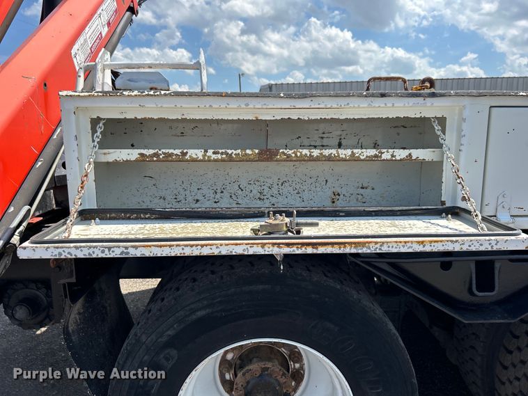 image for item EG0787 2009 International  WorkStar 7400 Crew Cab utility / service truck