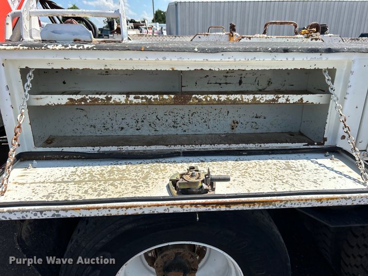 image for item EG0787 2009 International  WorkStar 7400 Crew Cab utility / service truck