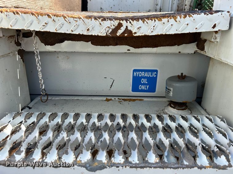 image for item EG0787 2009 International  WorkStar 7400 Crew Cab utility / service truck